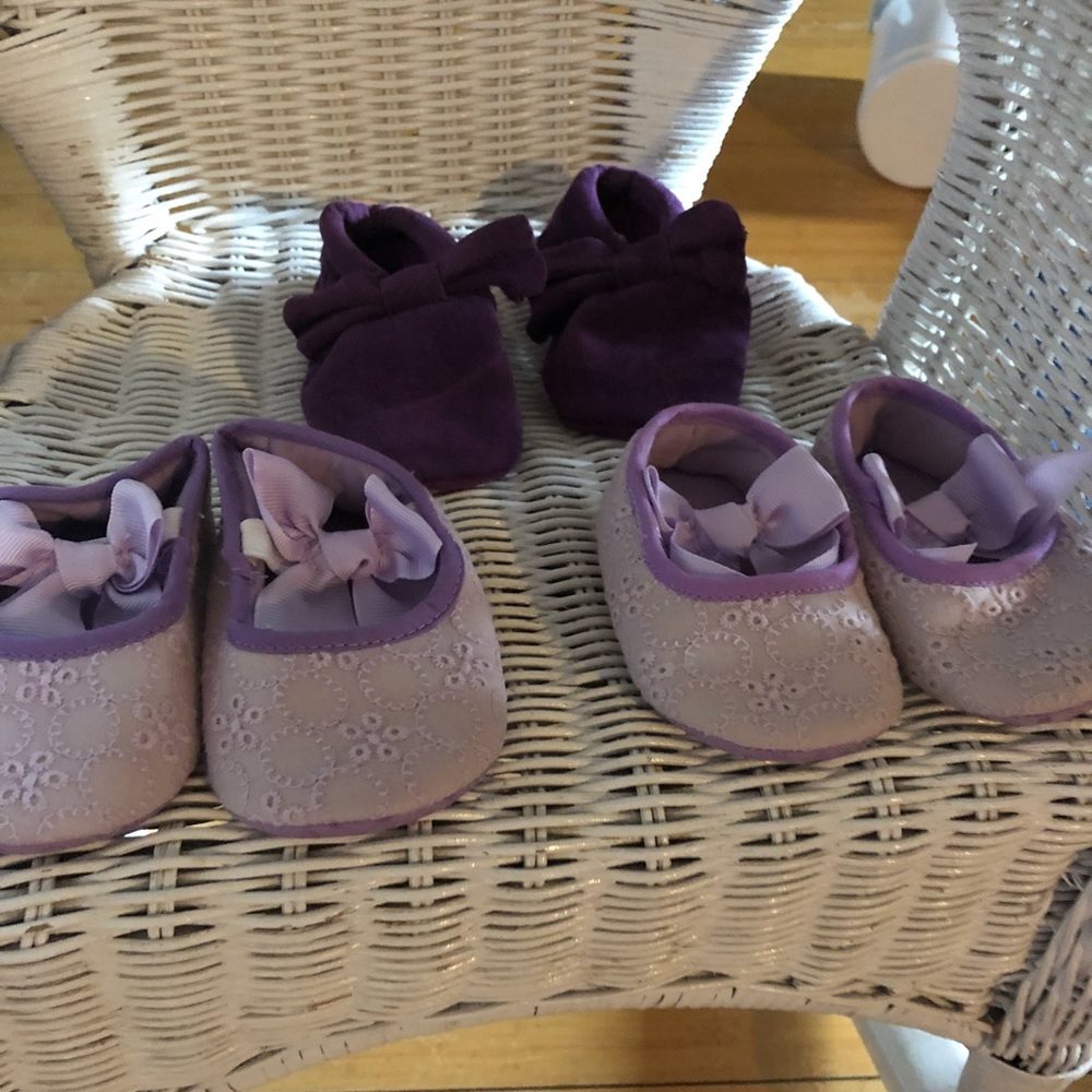 Baby shoes purple